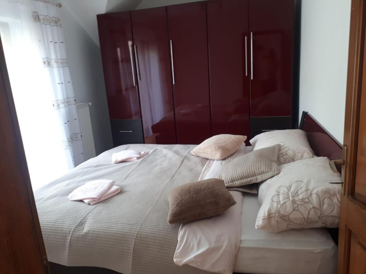 Apartman Nika Otočac Eksteriør billede